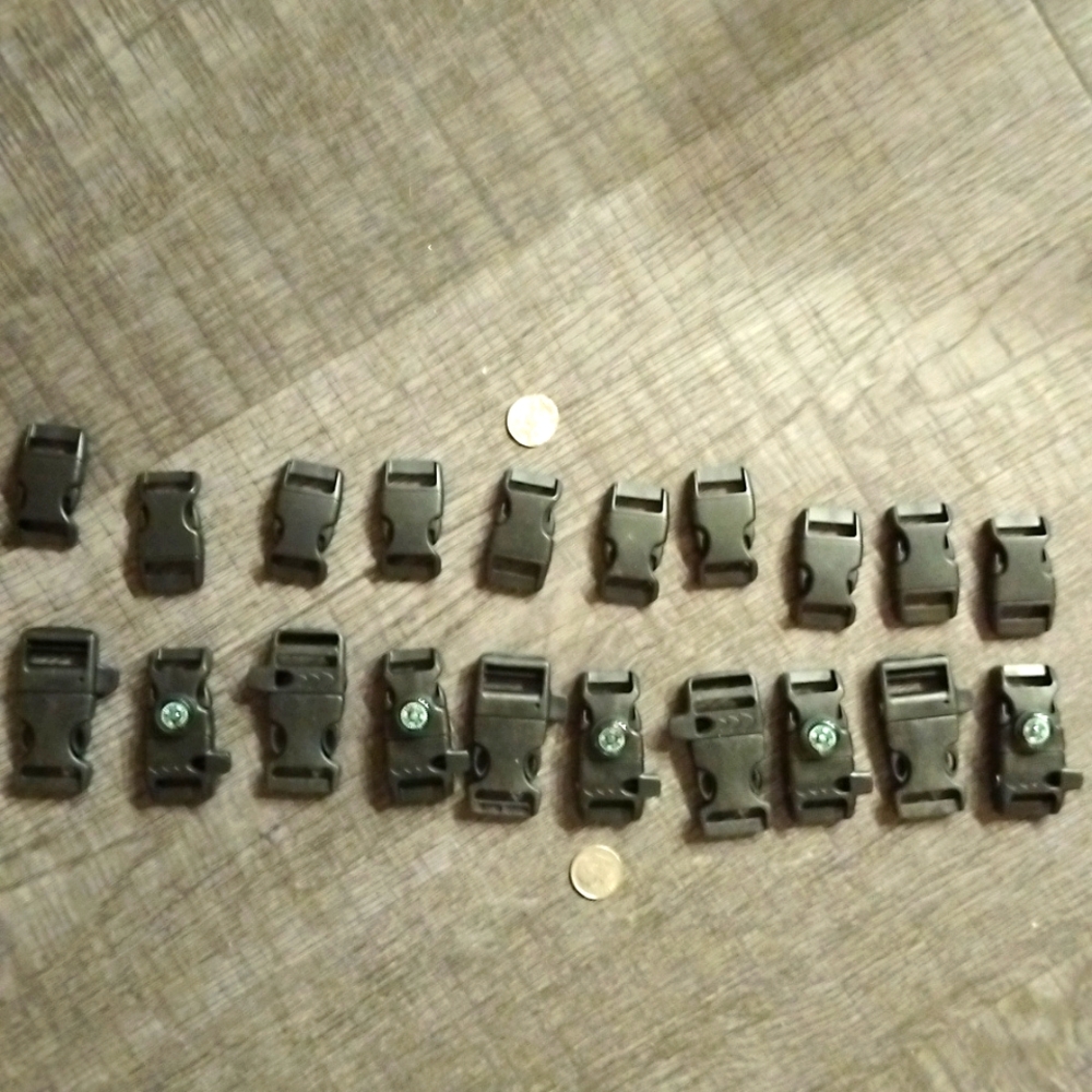High Density Plastic Clips For Bags of All Kinds The Larger Set Has Compass